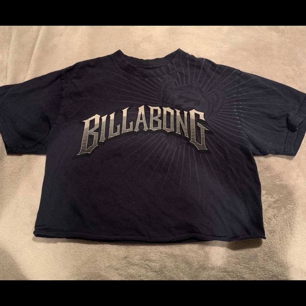 Navy Billabong cropped T shirt